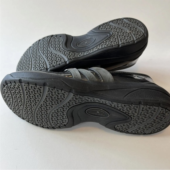 Nurse Mates Womens Nursing Shoes Dark Gray Patent Style Slip On Clog Size 7M - Picture 8 of 9